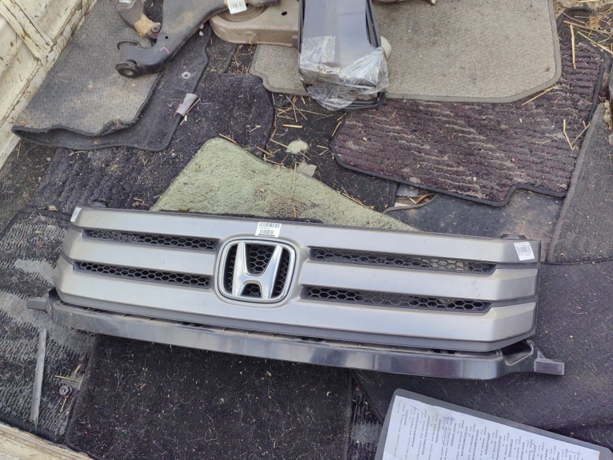 Решетка радиатора 71121-SFM-003 на Honda Freed Spike GB3 Фото 4