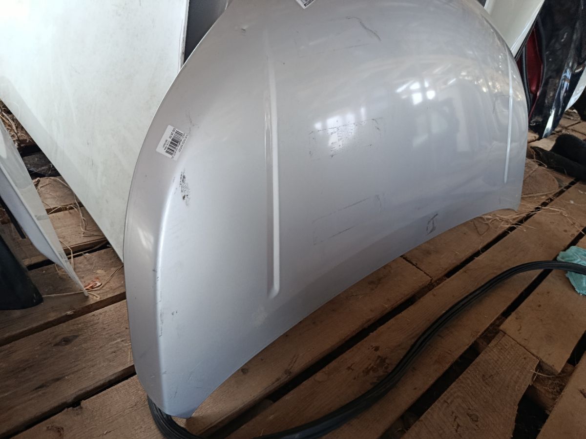 Капот на Nissan Nv200 VM20 Фото 7