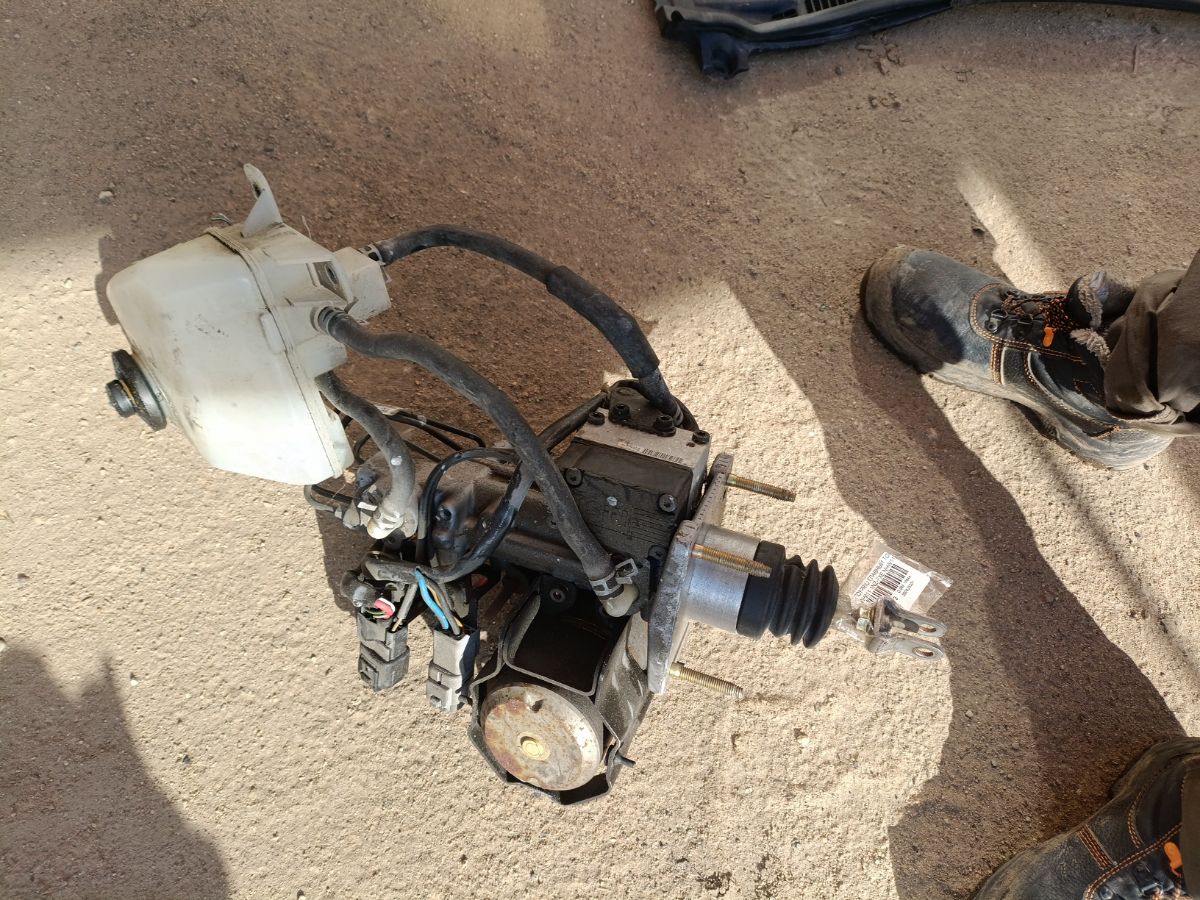 Главный тормозной цилиндр на Toyota Prius NHW11 1NZ-FXE Фото 7