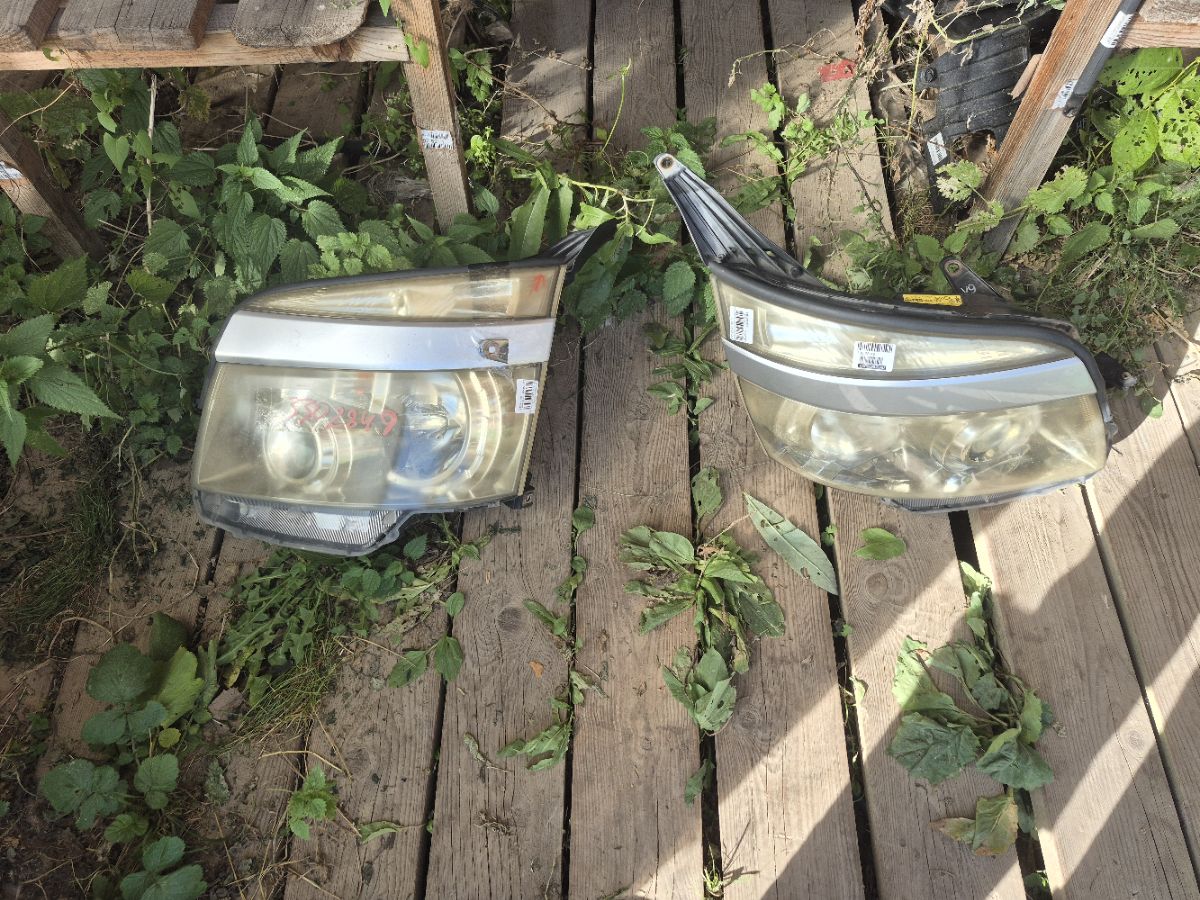 Фара 28-203 28-203 на Toyota Voxy ZRR75G Фото 9