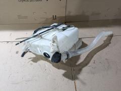 Бачок омывателя на Toyota Voxy ZRR75G
