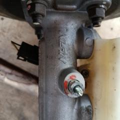 Главный тормозной цилиндр на Mitsubishi Delica Space Gear PD6W 6G72 Фото 7
