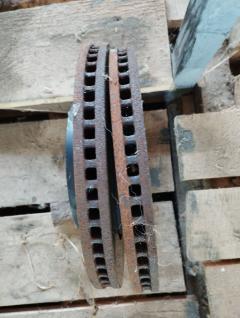 Тормозной диск 43512-42040 на Toyota Voxy ZRR75G 3ZR-FE Фото 4