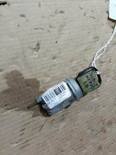 Замок зажигания на Toyota Funcargo NCP20 69570-12180