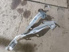 Крепление капота на Toyota Funcargo NCP20 53410-52010  53420-52010