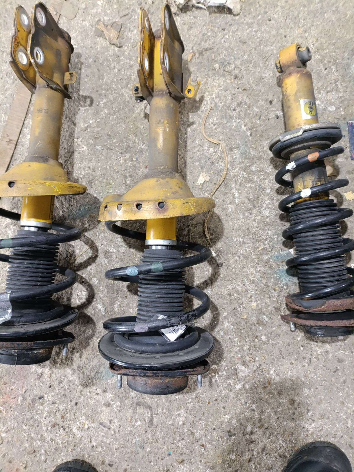 Стойка амортизатора на Subaru Legacy Wagon BR9 EJ25 Фото 10