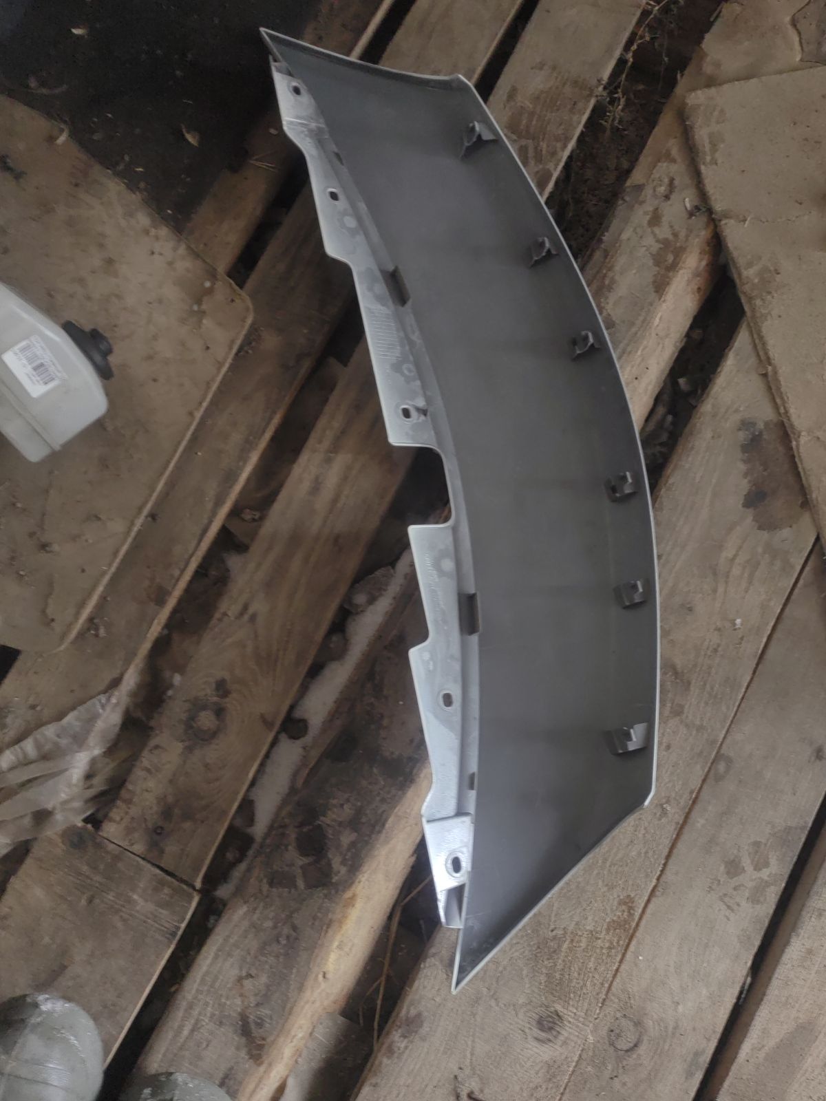 Решетка радиатора 62320-3VA0H на Nissan Note E12 Фото 10