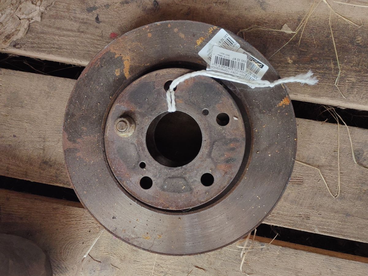 Тормозной диск 43512-42040 на Toyota Voxy ZRR70G 3ZR-FAE Фото 3