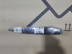 Ручка двери на Toyota Noah AZR60G Фото 2