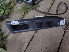 Блок упр-я стеклоподъемниками 84820-52430 на Toyota Ractis NCP120 Фото 3