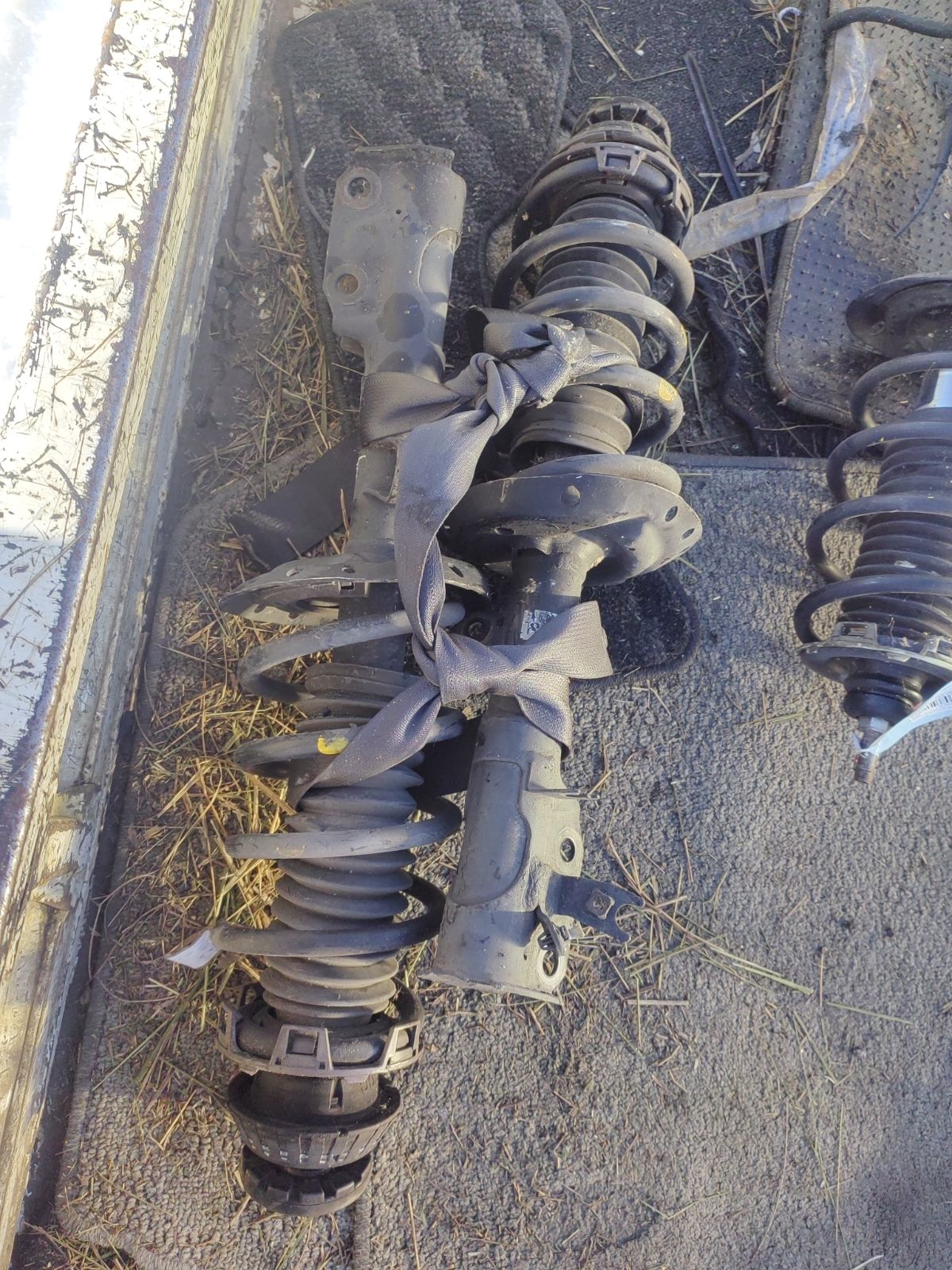 Стойка амортизатора на Honda Freed GB4 L15A Фото 4