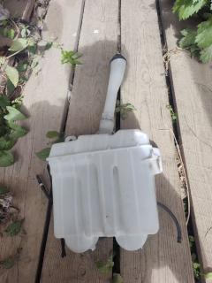 Бачок омывателя 85315-68020 на Toyota Wish ZGE20G Фото 6