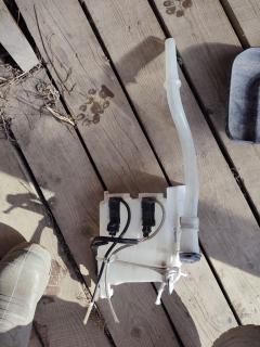 Бачок омывателя на Toyota Voxy ZRR75G Фото 5