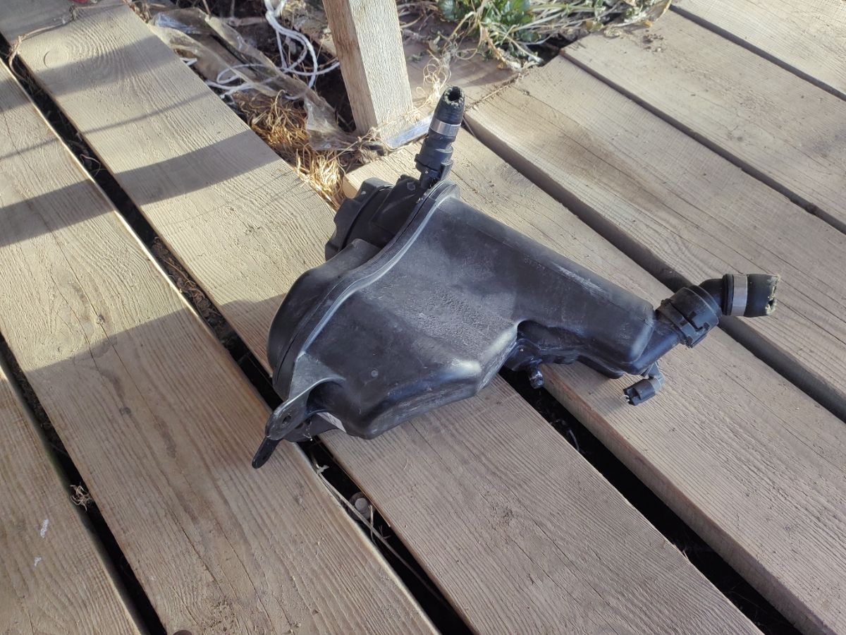 Бачок расширительный 17137543026-02, 17137519368, 17137543026, 17137567462, 17137607482, 17137640514 на Bmw 1-Series E87-UF12 N45B16A Фото 5