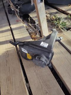 Бачок расширительный 17137543026-02, 17137519368, 17137543026, 17137567462, 17137607482, 17137640514 на Bmw 1-Series E87-UF12 N45B16A Фото 4