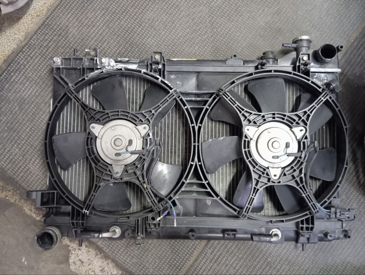 Радиатор ДВС 45111-SA010, 45111-SA011 на Subaru Forester SG5 EJ205 Фото 6