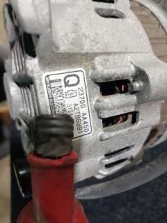 Генератор 23700AA450 на Subaru Forester SG5 EJ205 Фото 2