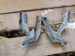 Крепление капота на Nissan Skyline V36