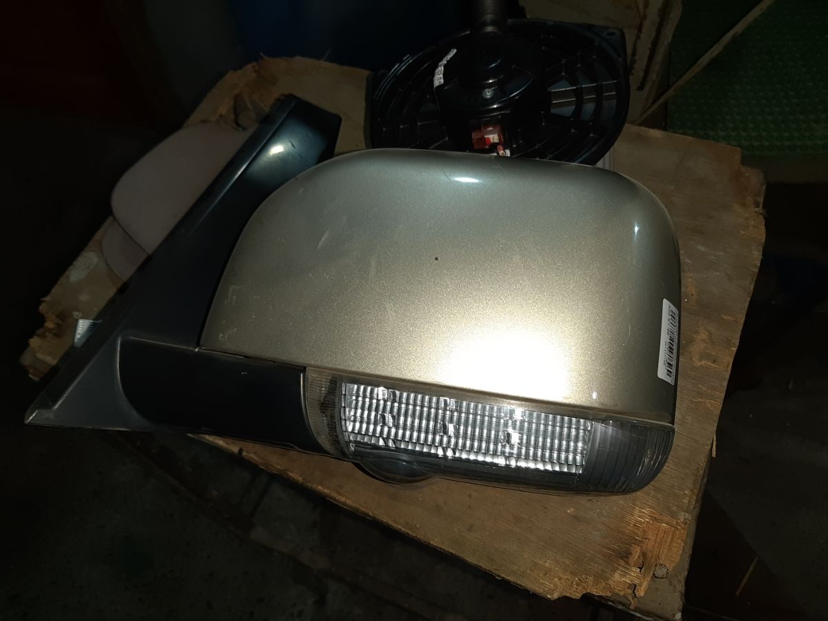 Зеркало двери боковой на Mitsubishi Delica D:5 CV5W Фото 3