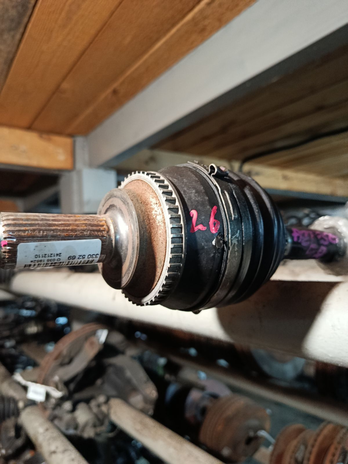 Привод на Toyota Avensis Wagon AZT250W 1AZ-FSE Фото 4