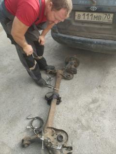 Балка подвески на Toyota Vitz KSP130 1KR-FE Фото 4