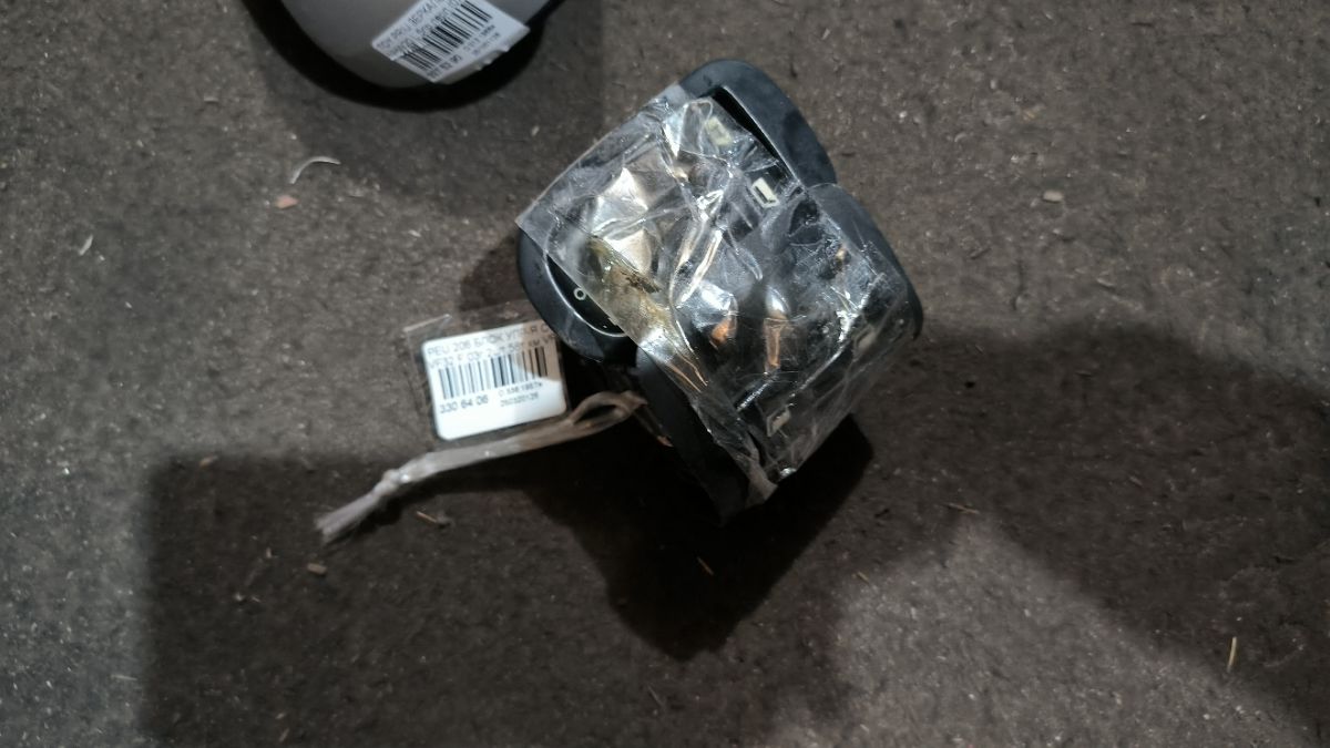 Блок упр-я стеклоподъемниками на Peugeot 206 Sw VF32 Фото 7