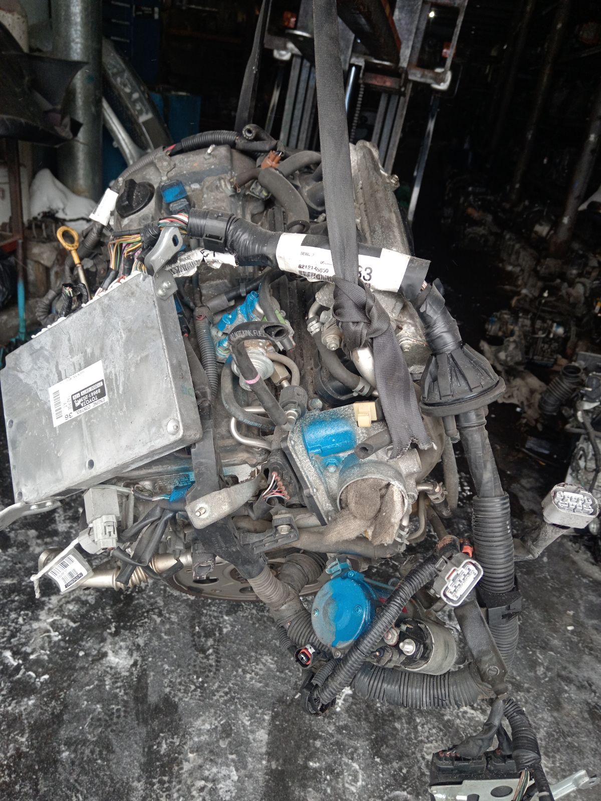 Двигатель 19000-28330 на Toyota Avensis AZT250 1AZ-FSE Фото 10