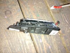 Блок упр-я стеклоподъемниками 84040-13010 на Toyota Corolla Spacio ZZE124N Фото 9