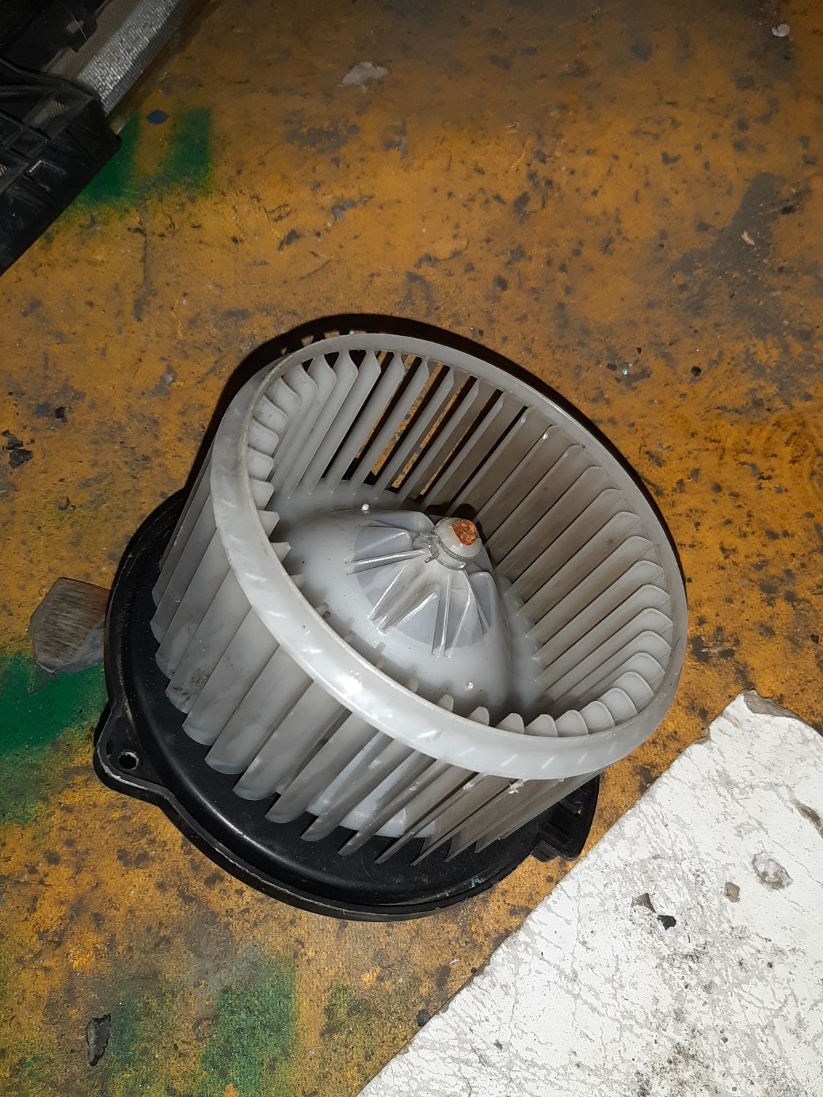 Мотор печки 87103-12050 на Toyota Corolla Spacio ZZE124N Фото 4