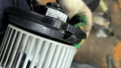 Мотор печки 87103-12030 на Toyota Corolla AE100 Фото 6