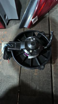 Мотор печки 87103-12030 на Toyota Corolla AE100 Фото 8