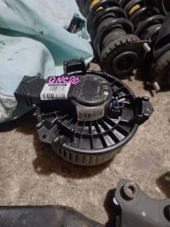 Мотор печки 272700-0450, 88550-B1020 на Toyota Bb QNC20 Фото 3