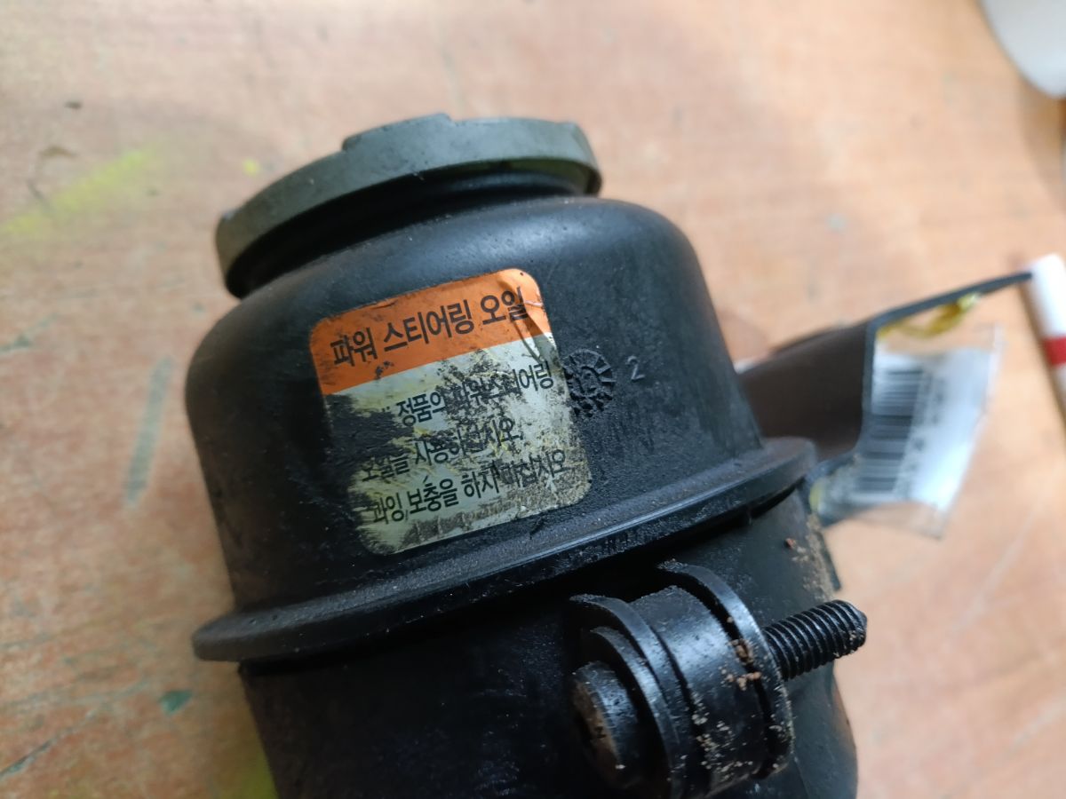 Бачок гидроусилителя 4F0422371D на Audi A8 4H CDT Фото 7