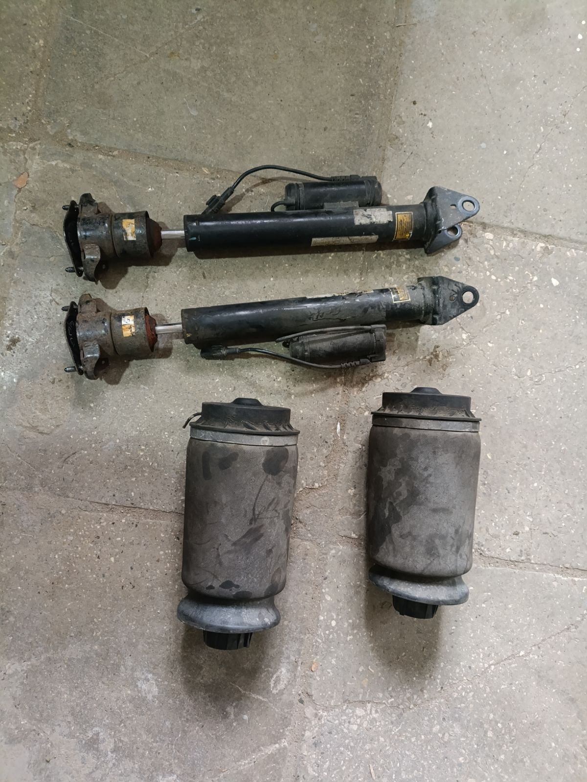Стойка амортизатора F4-BL5-F625-H0, 2C93/1443633, A1643200731 на Mercedes-Benz M-Class W164.120 642.940 Фото 1
