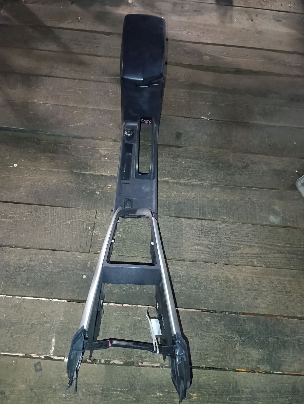 Подлокотник на Toyota Corolla Fielder NZE164G Фото 11