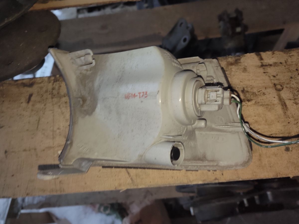 Поворотник к фаре 22-256 22-256 на Toyota Chaser JZX105 Фото 4