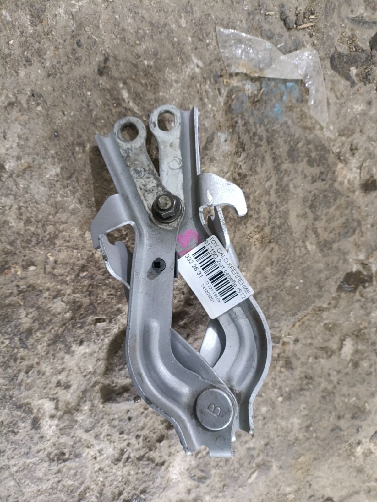 Крепление капота на Toyota Caldina ST215G Фото 5