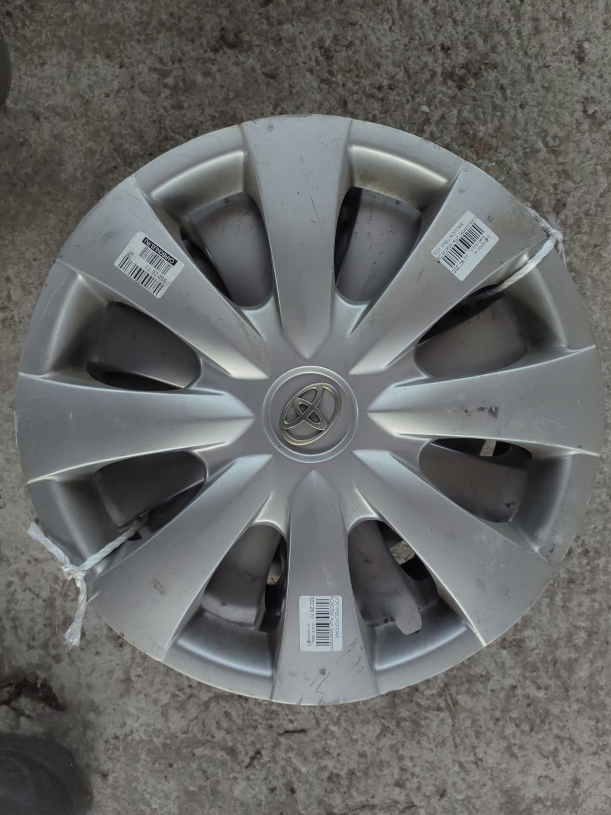 Колпак на Toyota Ipsum ACM26W Фото 6