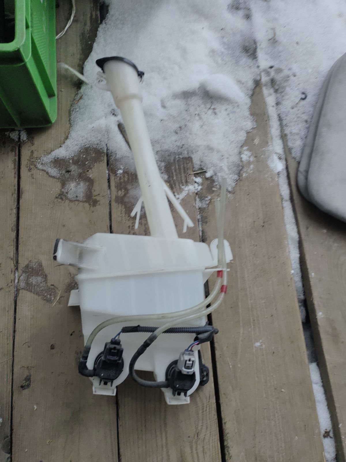 Бачок омывателя 85315-13080 на Toyota Corolla Fielder NZE144G Фото 5