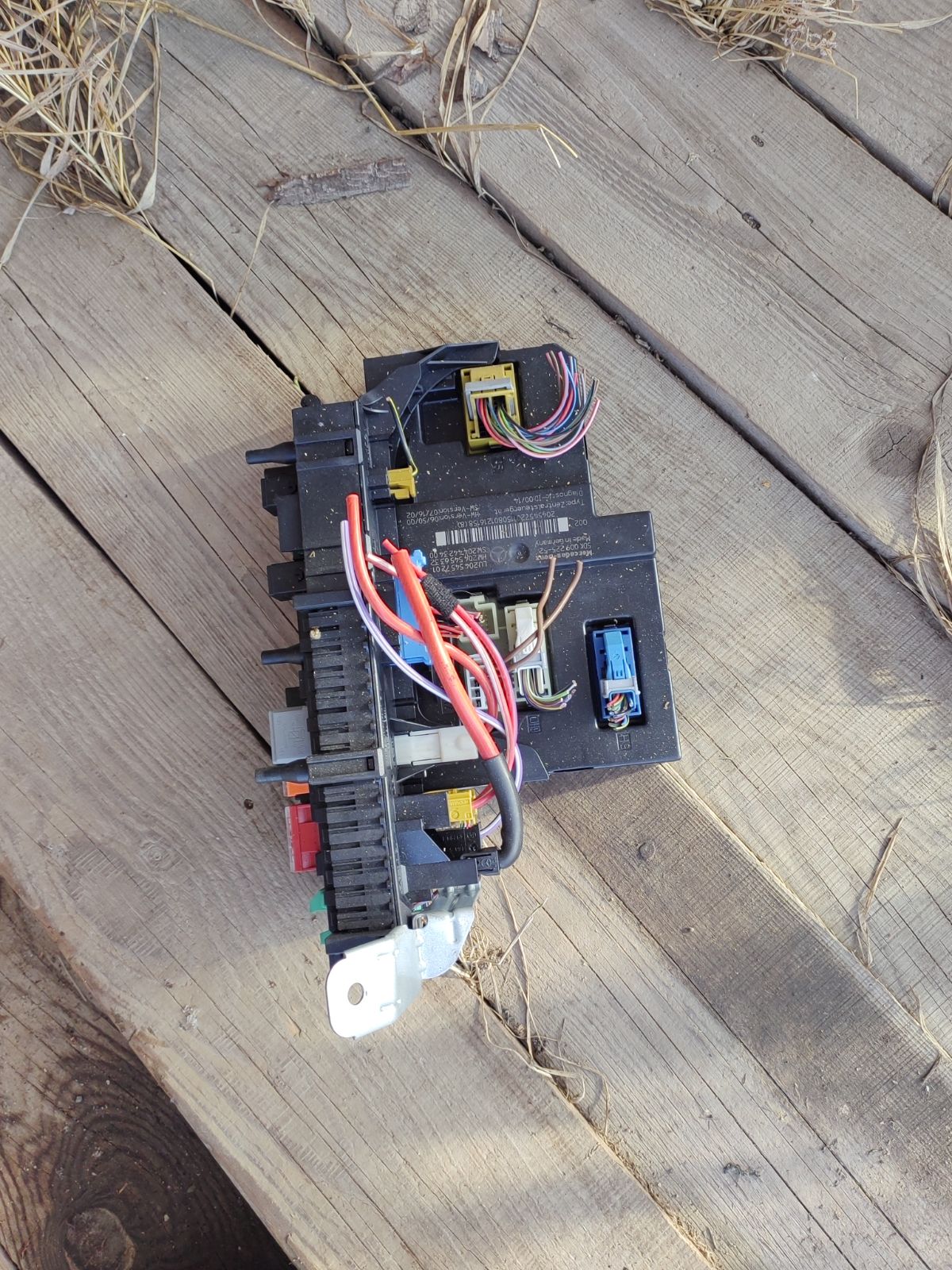 Блок предохранителей 5DK009225-25 на Mercedes-Benz C-Class Station Wagon S204.241 271.950 Фото 6