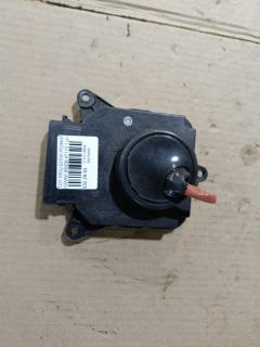Блок розжига ксенона на Toyota Prius ZVW50 89908-47110