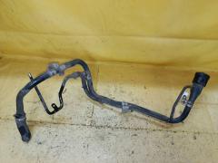 Заливная горловина топливного бака 77201-44191 на Toyota Isis ANM10G 1AZ-FSE Фото 2