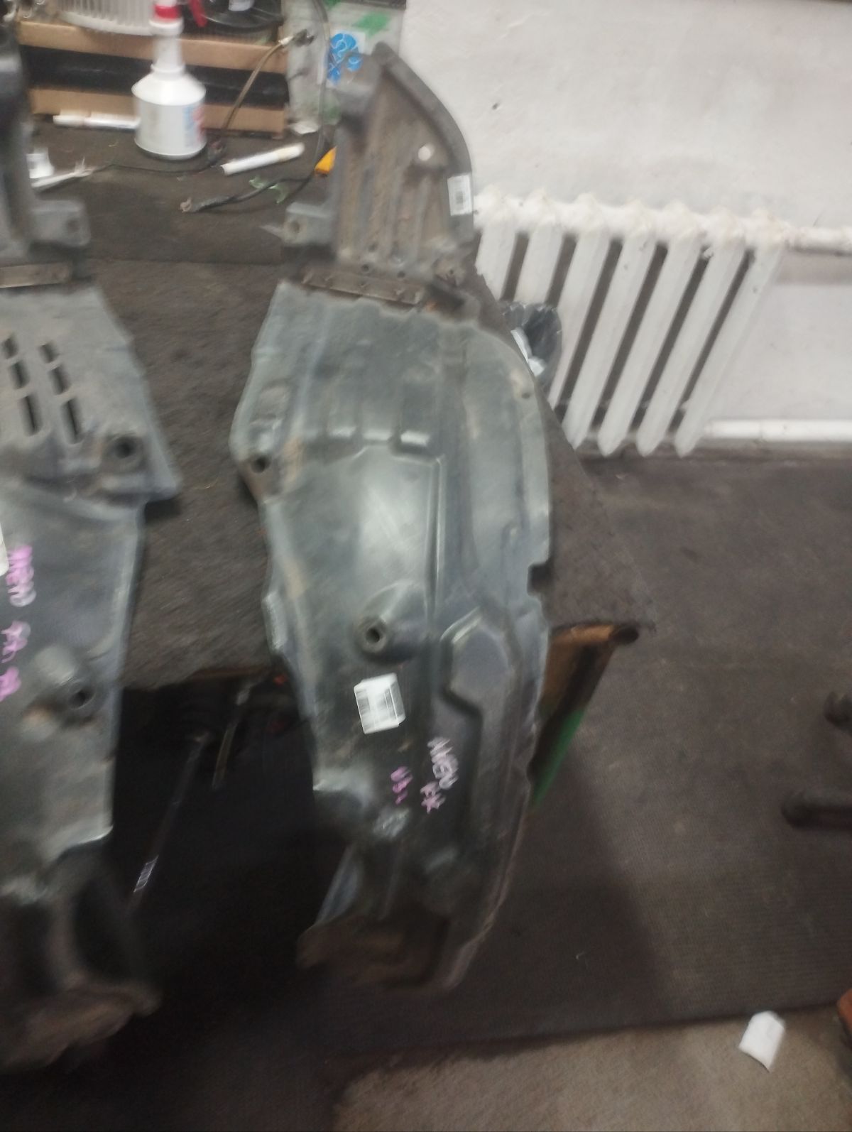 Подкрылок 53875-68011, 53875-68010, 53875-68012 на Toyota Wish ANE10G 1AZ-FSE Фото 3