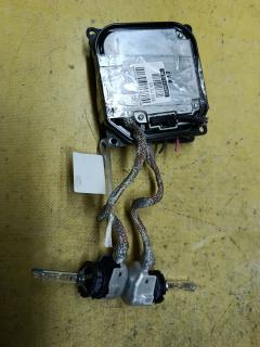 Блок розжига ксенона 85967-52010 на Toyota Isis ANM10G Фото 2