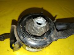 Подушка двигателя 12305-28120 на Toyota Isis ANM10G 1AZ-FSE Фото 2