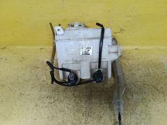 Бачок омывателя на Toyota Wish ZNE10G 85315-68010