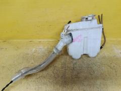 Бачок омывателя 85315-68010 на Toyota Wish ZNE10G Фото 2
