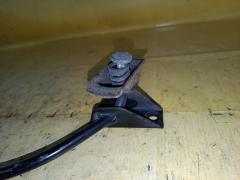 Крепление запасного колеса на Toyota Wish ZNE10G Фото 2