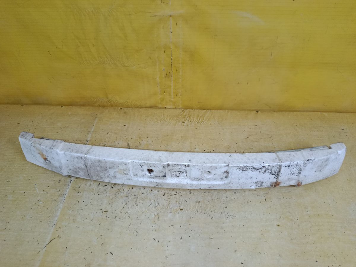 Жесткость бампера 52021-68010 на Toyota Wish ZNE10G Фото 1