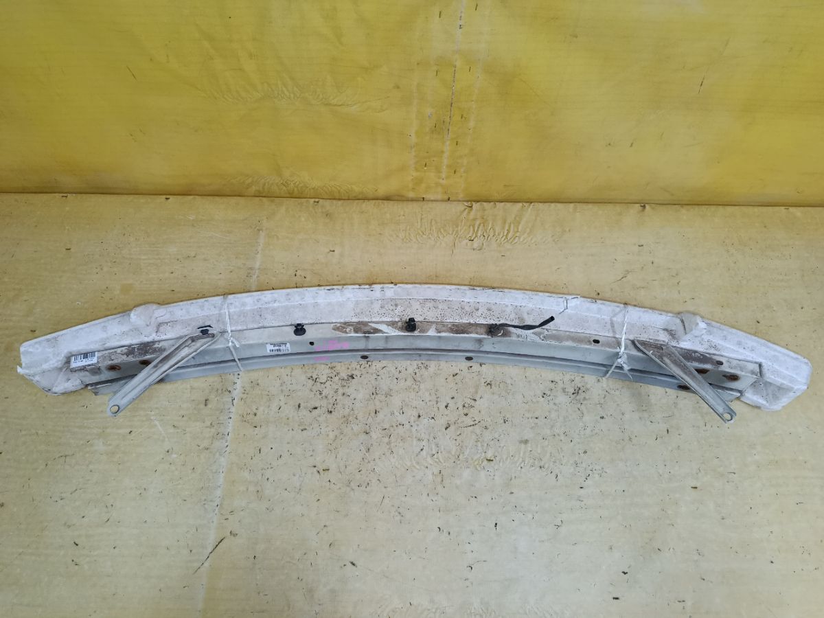 Жесткость бампера 52021-68010 на Toyota Wish ZNE10G Фото 4